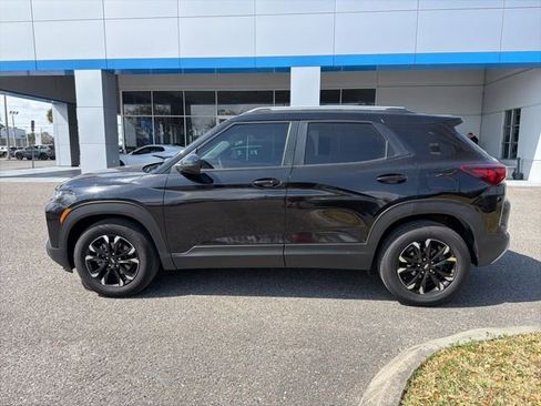 Used 2022 Chevrolet TrailBlazer LT w/ Convenience Package image 4