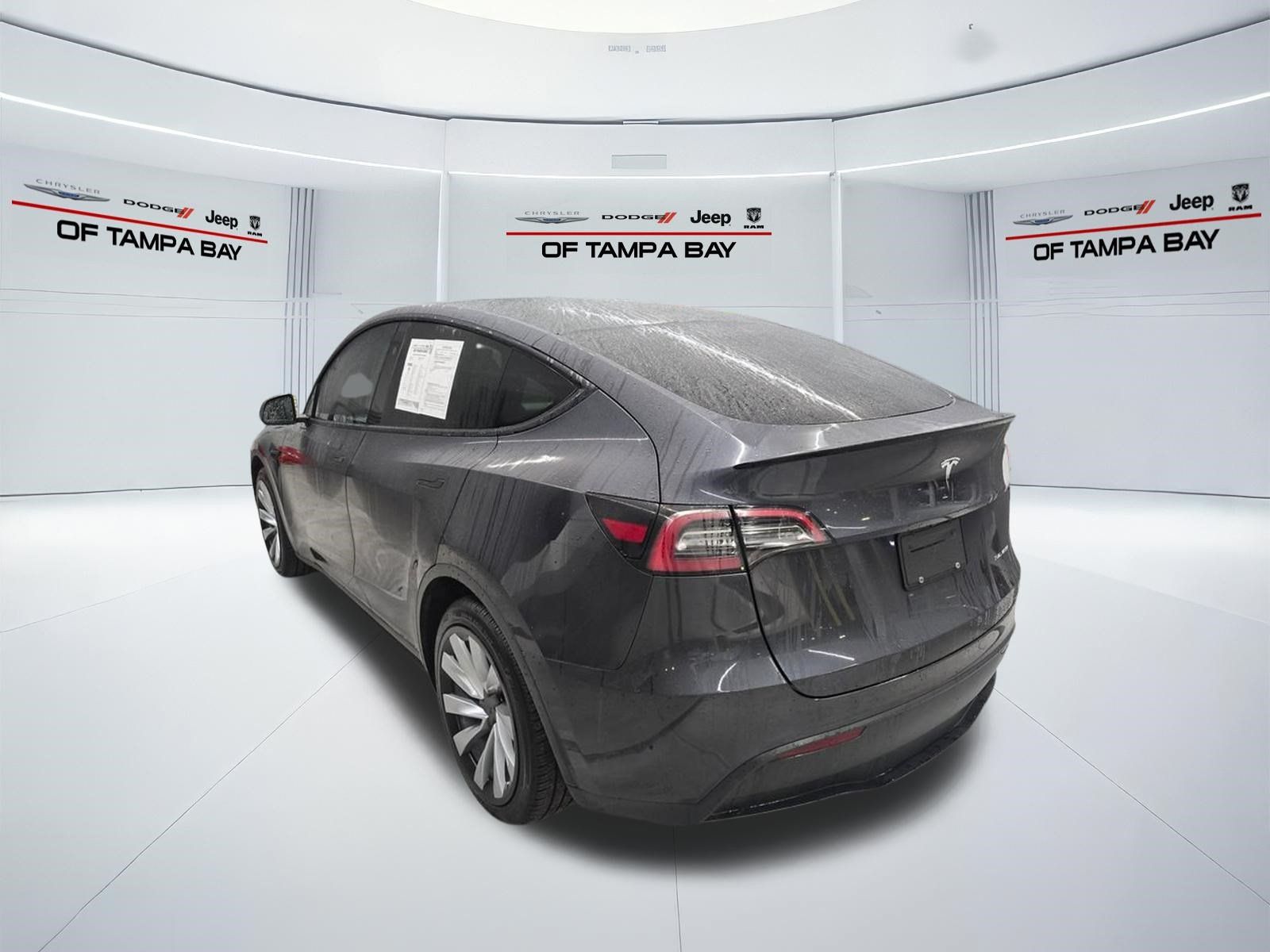 Used 2024 Tesla Model Y Long Range AWD/4WD image 4