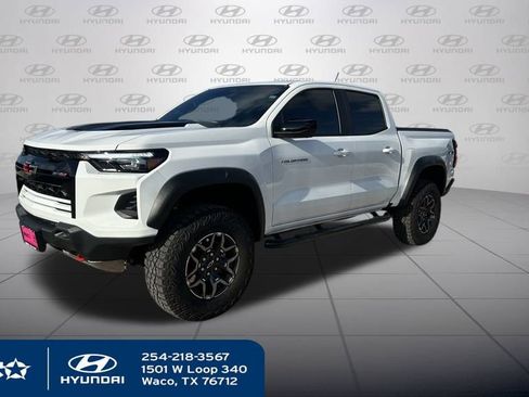 Used 2025 Chevrolet Colorado ZR2 w/ Technology Package image 2