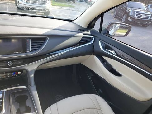 Used 2024 Buick Enclave Avenir w/ Avenir Technology Package AWD/4WD image 14