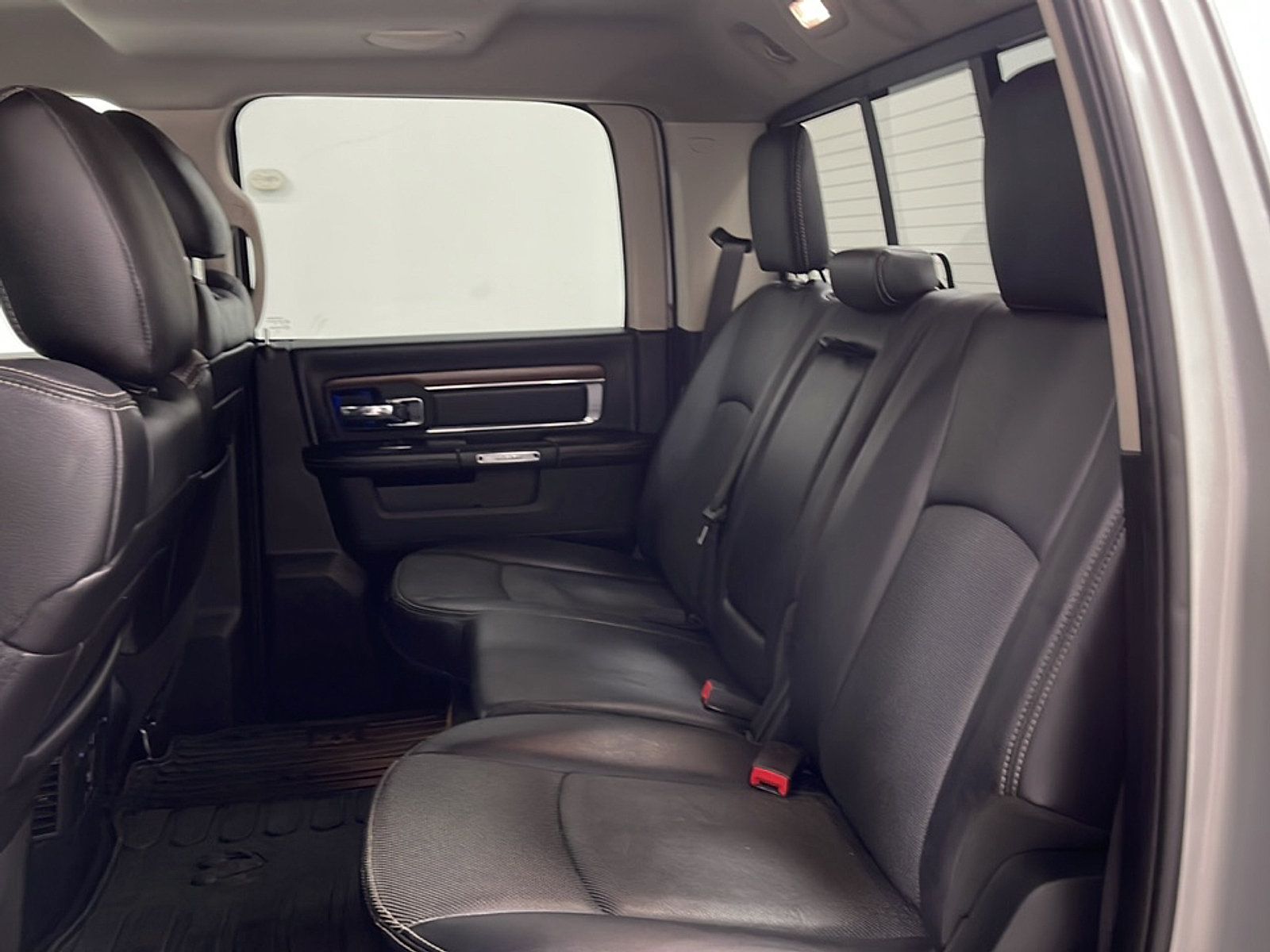 Used 2017 RAM 1500 Laramie w/ Convenience Group AWD/4WD image 16