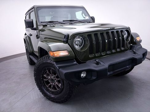 Used 2022 Jeep Wrangler Sport AWD/4WD image 6
