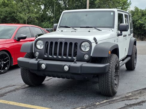 Used 2016 Jeep Wrangler Unlimited Sport w/ Connectivity Group AWD/4WD image 6