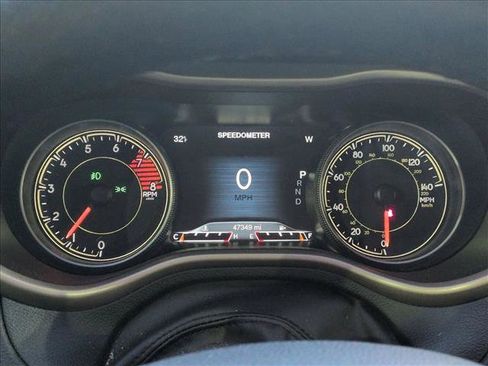 Used 2016 Jeep Cherokee Limited image 9