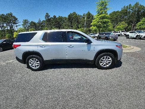 Used 2020 Chevrolet Traverse LS image 11