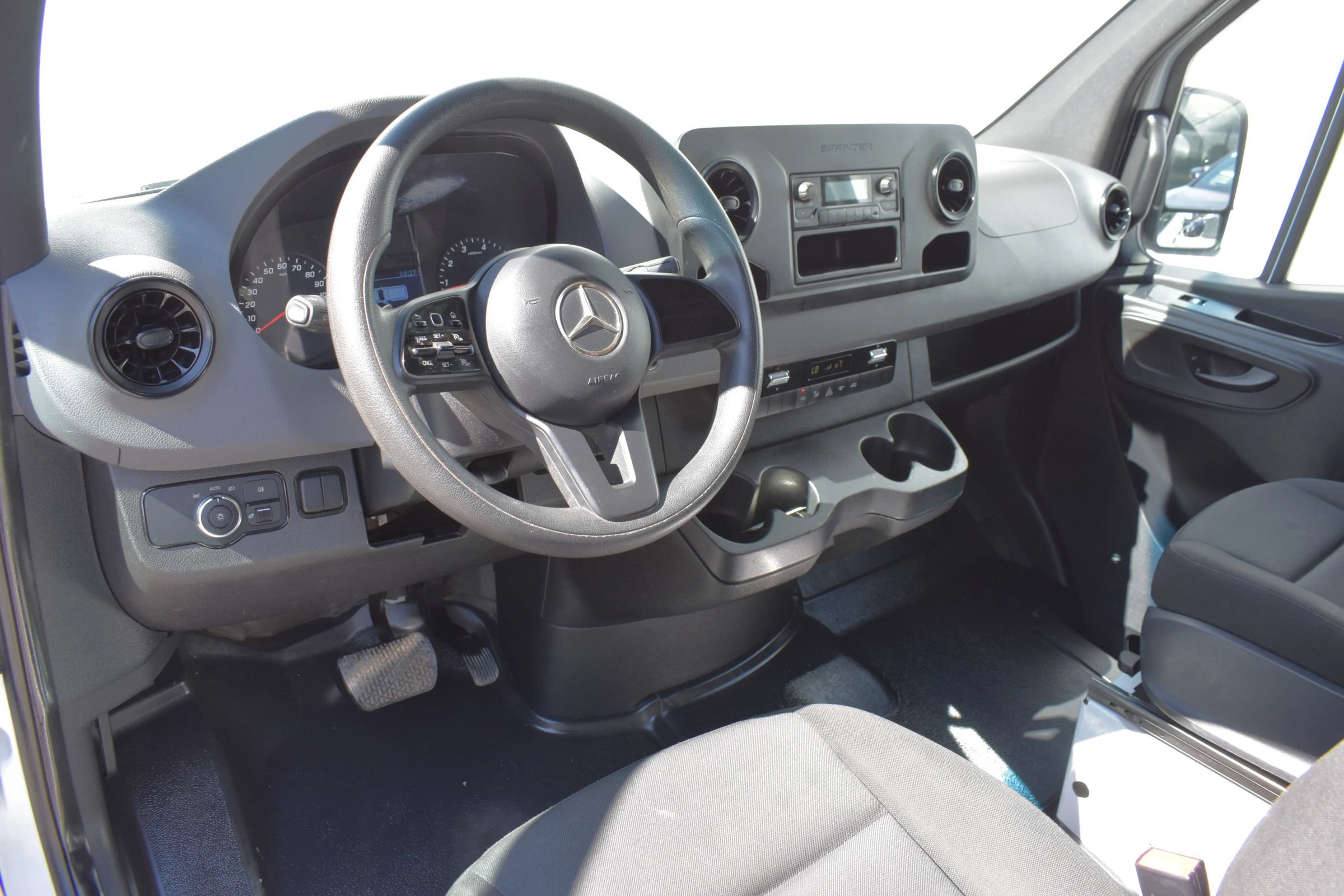 Used 2021 Mercedes-Benz Sprinter 2500 image 3