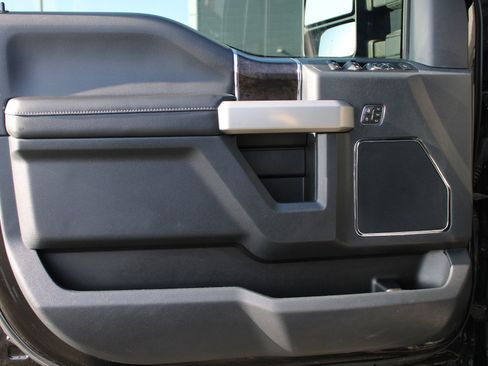 Used 2022 Ford F350 Lariat w/ Tremor Off-Road Package image 9