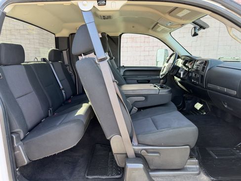 Used 2012 Chevrolet Silverado 2500 LT w/ Interior Plus Package image 8