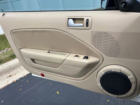 Used 2006 Ford Mustang GT Premium image 30