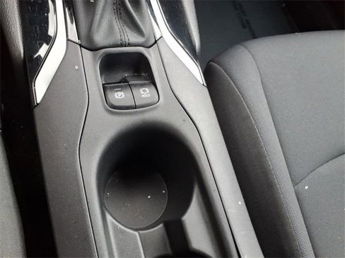 Certified 2022 Toyota Corolla Cross LE image 22