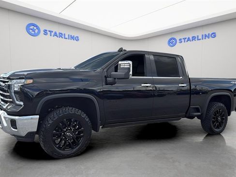 Certified 2025 Chevrolet Silverado 2500 LTZ w/ LTZ Premium Package image 4