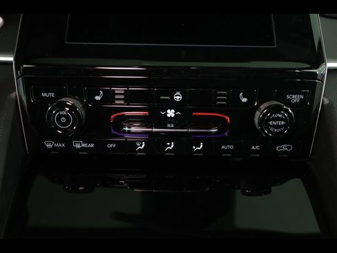 New 2025 Jeep Grand Cherokee Altitude image 15