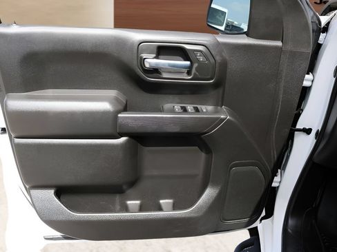 Used 2023 Chevrolet Silverado 1500 W/T w/ Z71 Off-Road Package AWD/4WD image 11