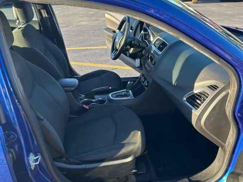 Used 2012 Dodge Avenger SE image 12