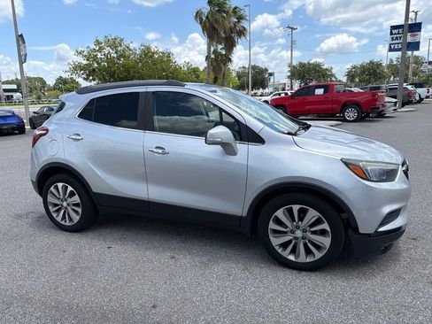 Used 2018 Buick Encore Preferred FWD image 2
