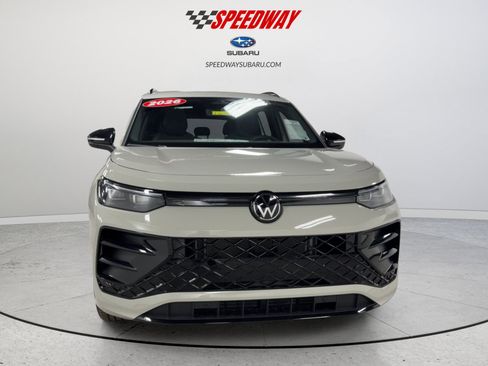 New 2026 Volkswagen Tiguan SE R-Line image 2