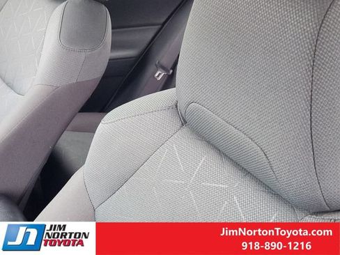 Used 2025 Toyota RAV4 XLE FWD image 16