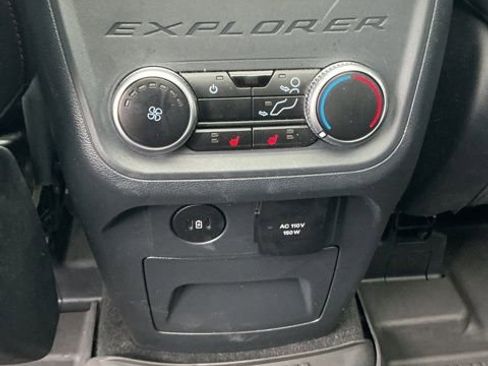 Used 2025 Ford Explorer ST-Line w/ Premium Package image 16