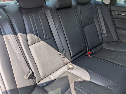 Used 2018 Honda Accord Touring image 16