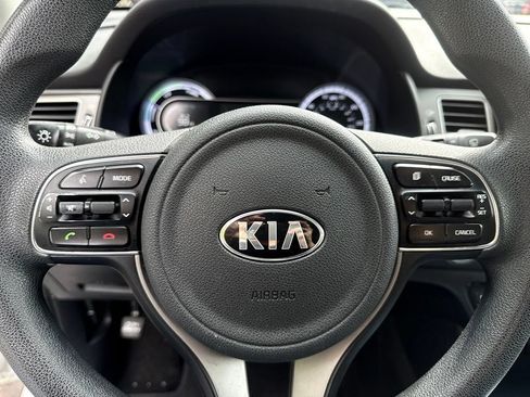 Used 2017 Kia Niro LX FWD image 32