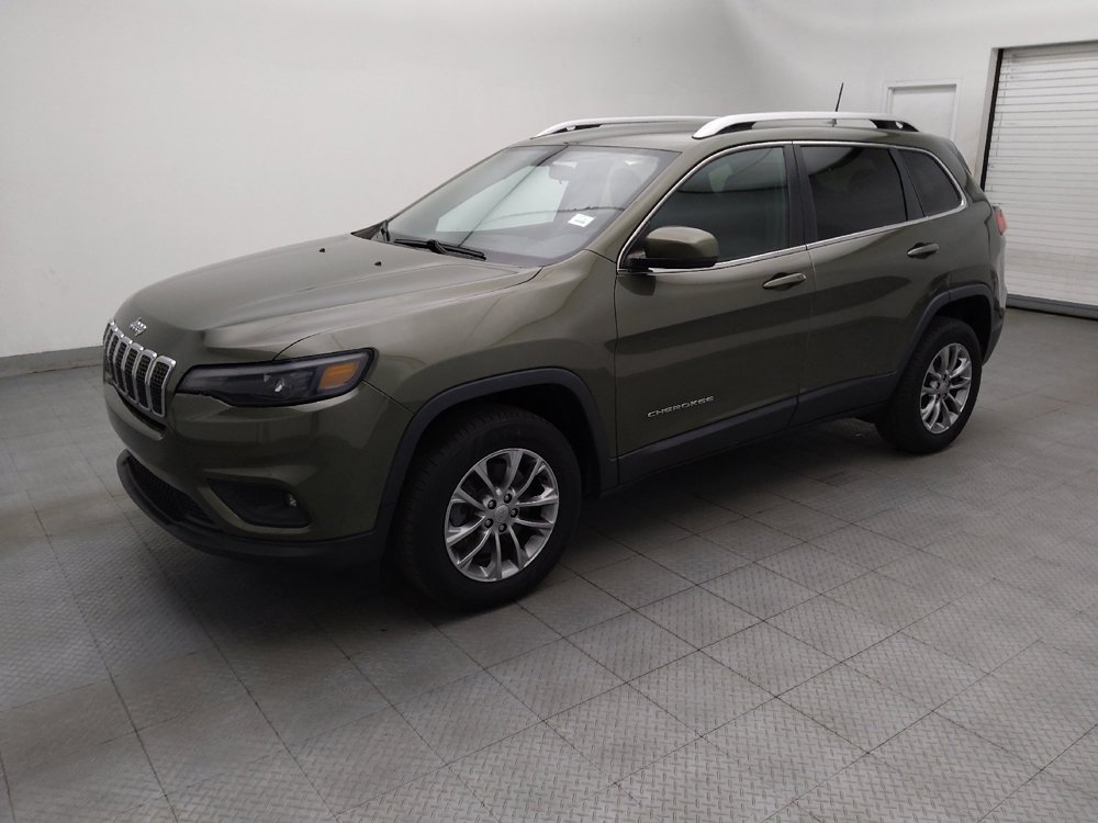 Used 2019 Jeep Cherokee Latitude Plus w/ Cold Weather Group AWD/4WD image 2