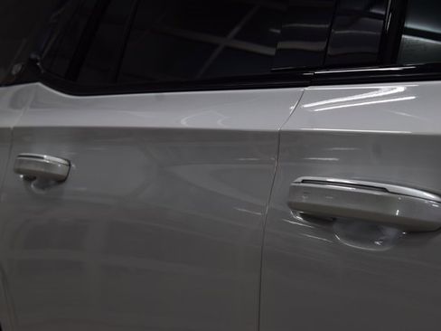 Used 2023 Cadillac Escalade Sport Platinum w/ LPO, ONYX Package image 17