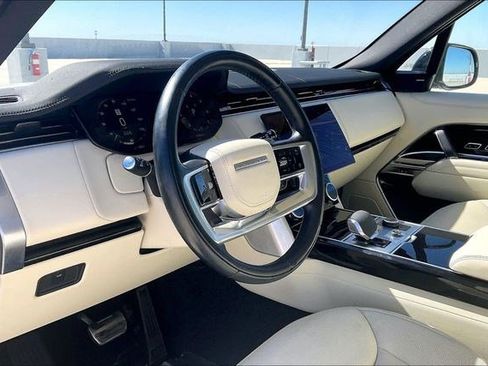 Used 2023 Land Rover Range Rover SE image 16