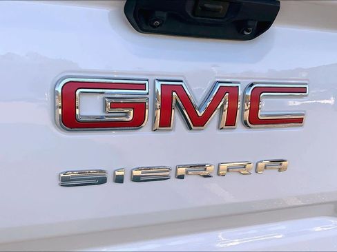 Used 2024 GMC Sierra 1500 SLE image 29