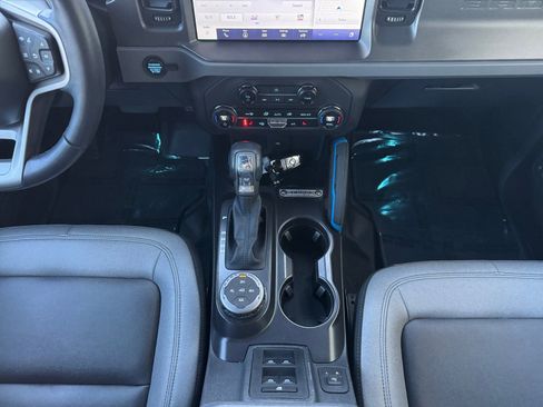 Used 2024 Ford Bronco Black Diamond w/ Sasquatch Package image 11