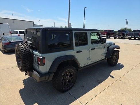 Used 2023 Jeep Wrangler Unlimited w/ Cold Weather Group AWD/4WD image 8