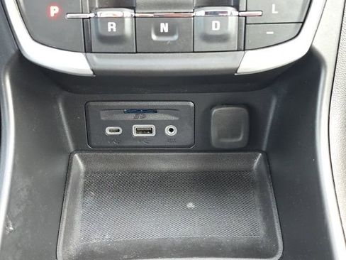 Used 2023 GMC Terrain SLT image 42