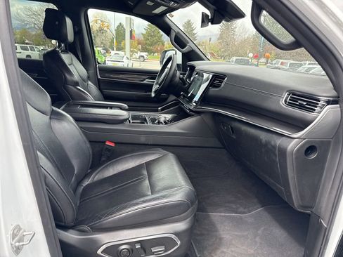 Used 2022 Jeep Wagoneer Series I AWD/4WD image 14