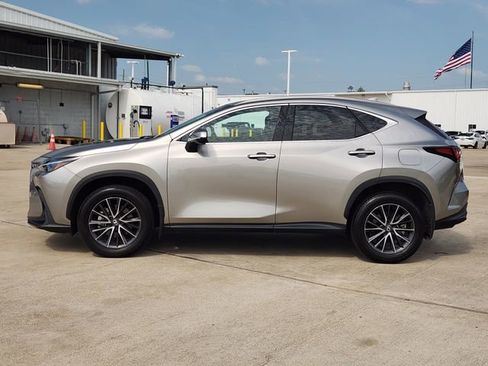 Used 2024 Lexus NX 250 FWD w/ Towing Package (2000 Lbs) image 4