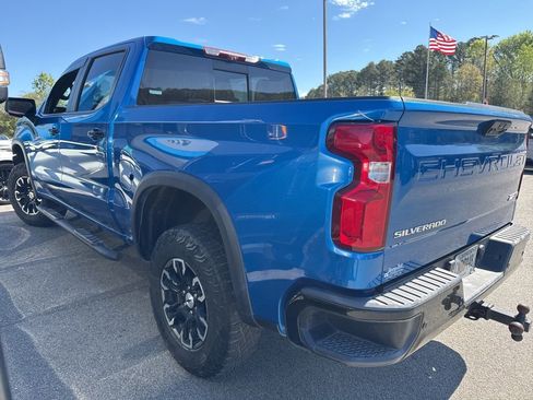Used 2023 Chevrolet Silverado 1500 ZR2 w/ Technology Package image 3