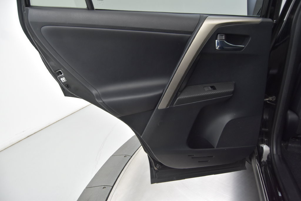 Used 2013 Toyota RAV4 Limited AWD/4WD image 33