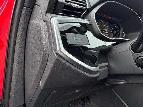 Certified 2025 Audi Q3 2.0T Premium image 18