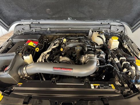 Used 2023 Jeep Gladiator Sport AWD/4WD image 27