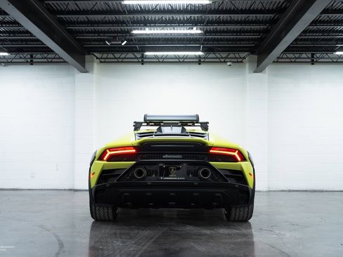 Used 2024 Lamborghini Huracan Sterrato image 12