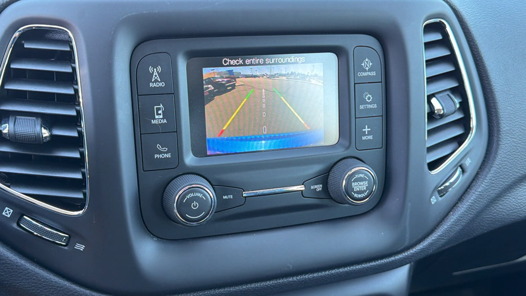 Used 2018 Jeep Compass Sport AWD/4WD image 16