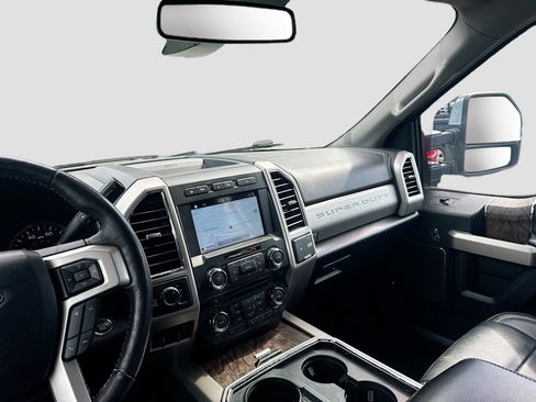Used 2018 Ford F250 Lariat w/ Lariat Ultimate Package AWD/4WD image 25