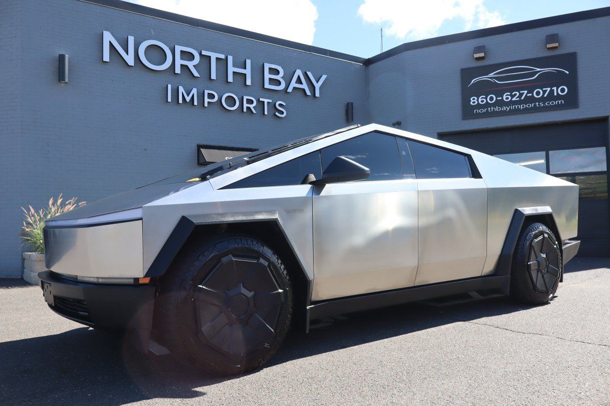Used 2024 Tesla Cybertruck AWD Crew Cab image 1