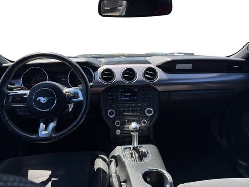 Used 2017 Ford Mustang Coupe RWD image 12