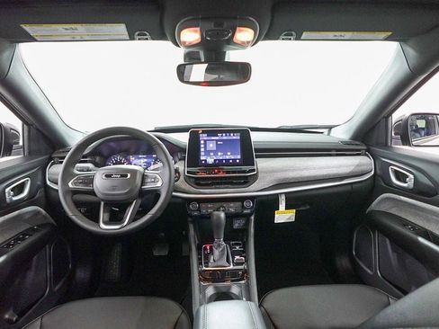 New 2026 Jeep Compass Latitude image 6