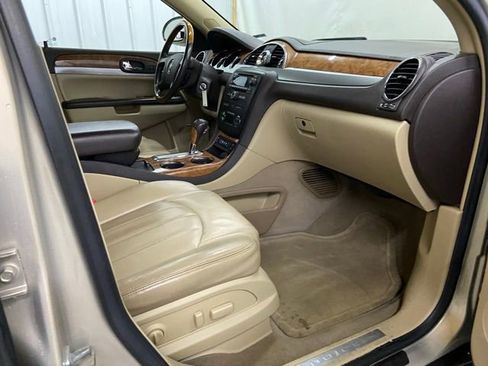 Used 2009 Buick Enclave CXL w/ Entertainment Package #2 image 35