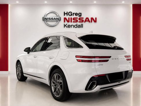 Used 2025 Genesis GV70 2.5T AWD/4WD image 2