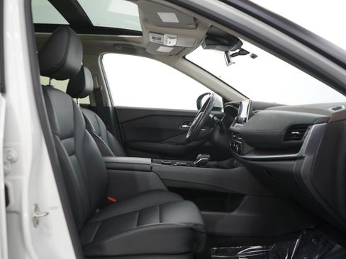 Used 2023 Nissan Rogue SV w/ SV Premium B Package AWD/4WD image 11