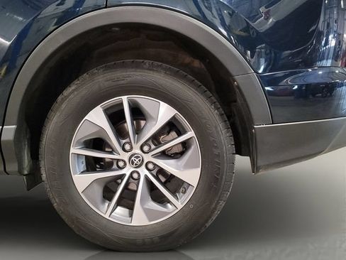 Used 2018 Toyota RAV4 XLE AWD/4WD image 39