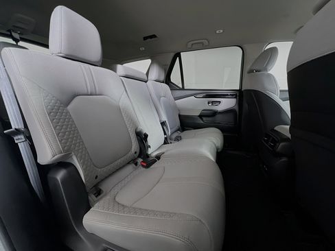 Used 2023 Honda Pilot LX image 24