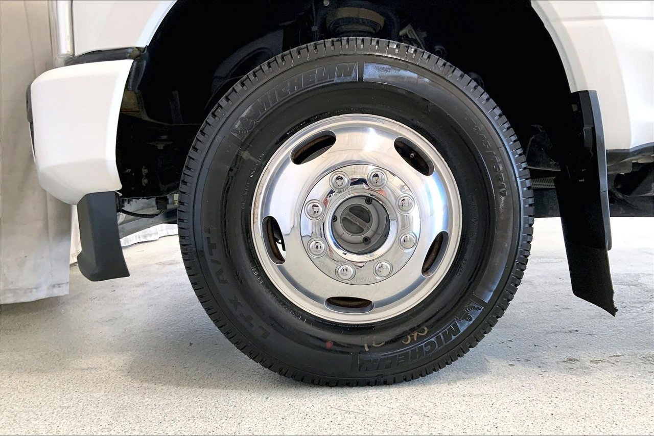Used 2020 Ford F350 Limited AWD/4WD image 8