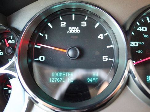Used 2014 GMC Sierra 2500 SLE w/ SLE Preferred Package AWD/4WD image 34